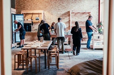 Hvordan bygger man et håndværkskollegium, som fremmer håndværkerlærlinges sammenhold og faglige stolthed? Foto: Frame & Work